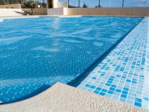 automatic pool cover